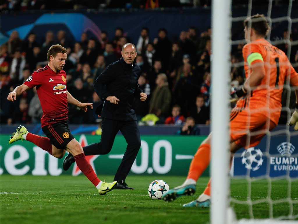 此次转会为 此次转会为